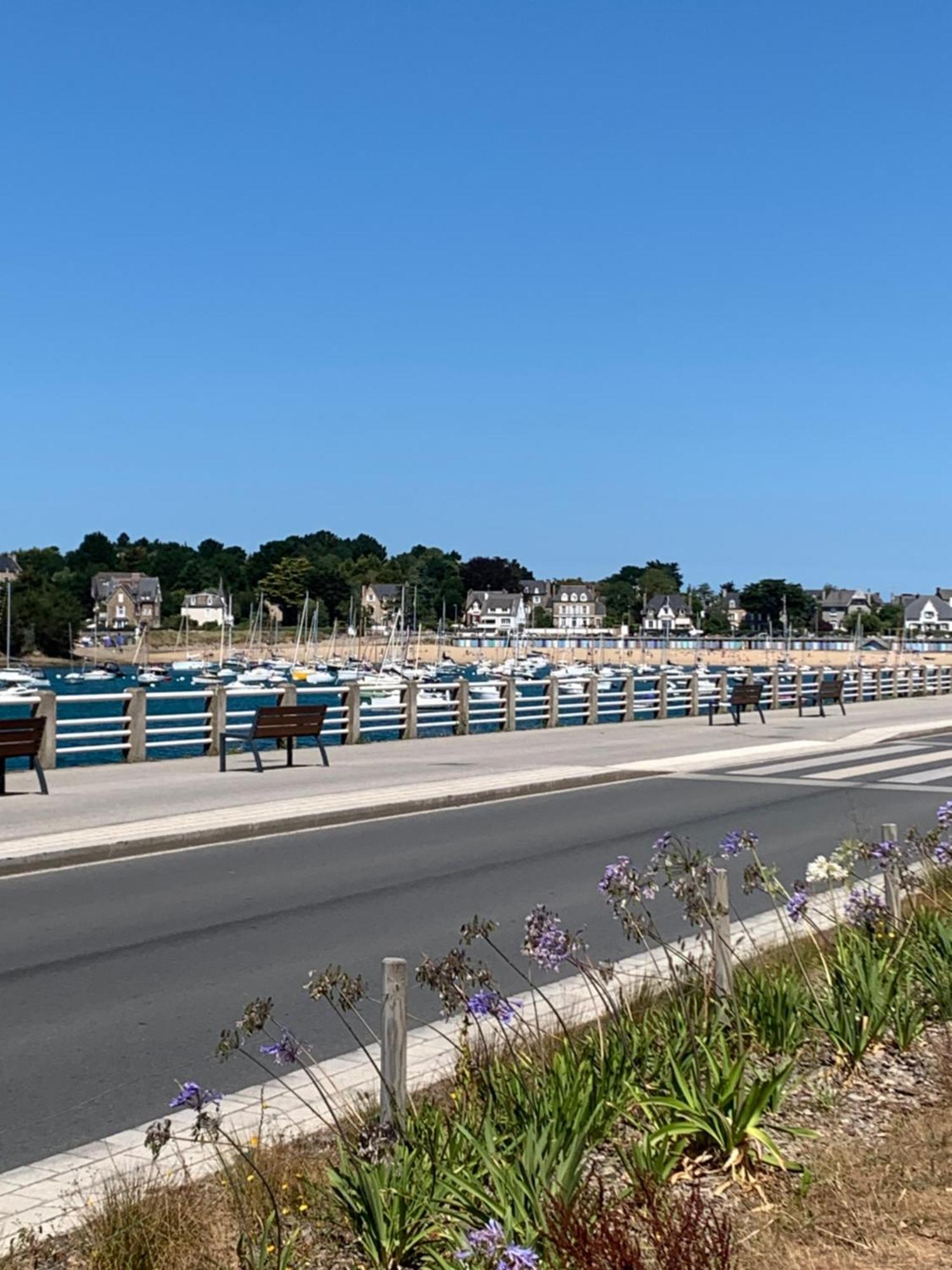 Magnifique Bas De Villa Deux Chambres Situe Pres Des Plages Et Du Golf Saint-Briac-sur-Mer ภายนอก รูปภาพ
